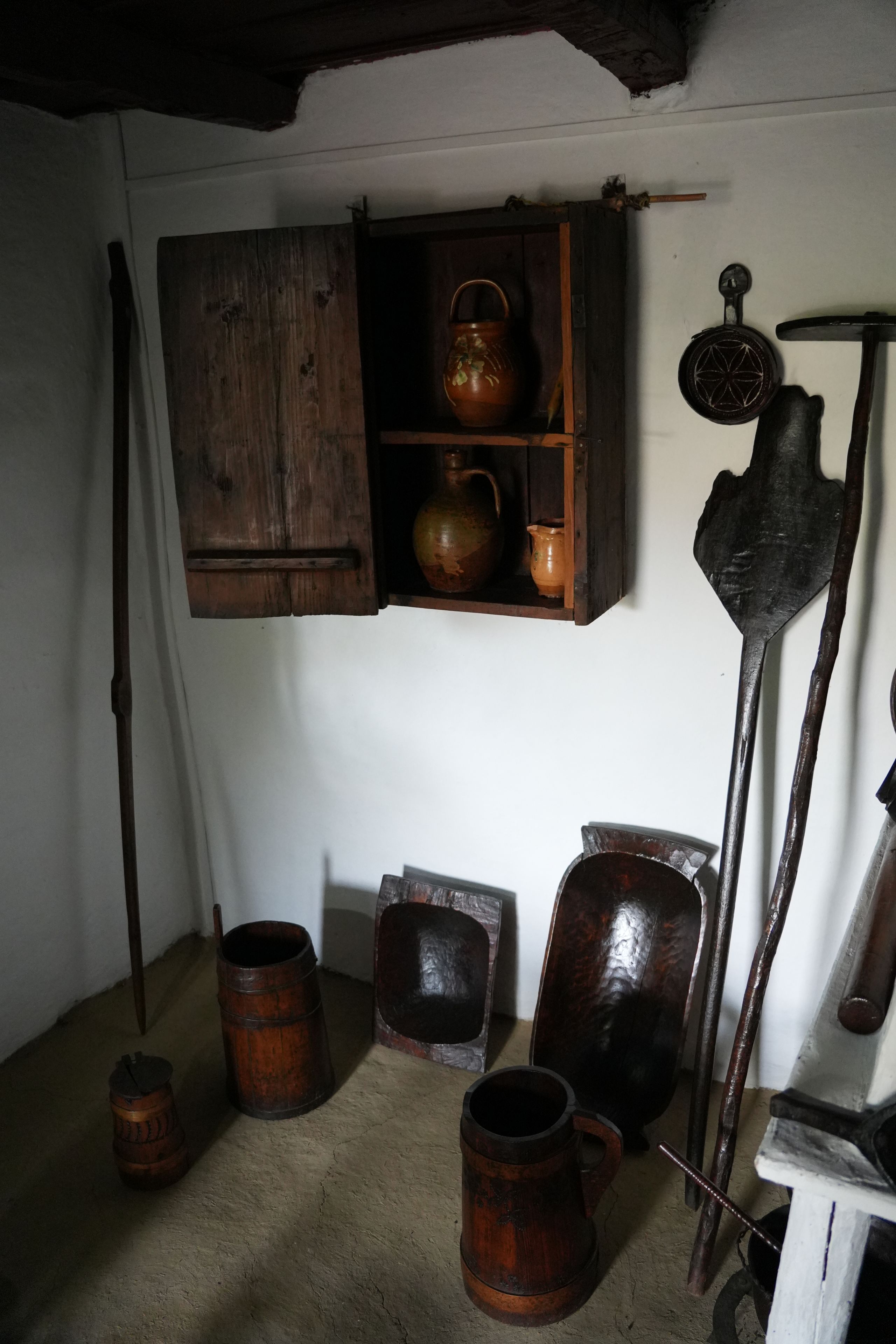 Interiorul casei lui Moș Ion Roată