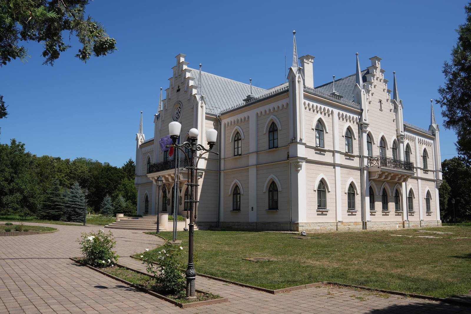 Palatul „Alexandru Ioan Cuza” de la Ruginoasa