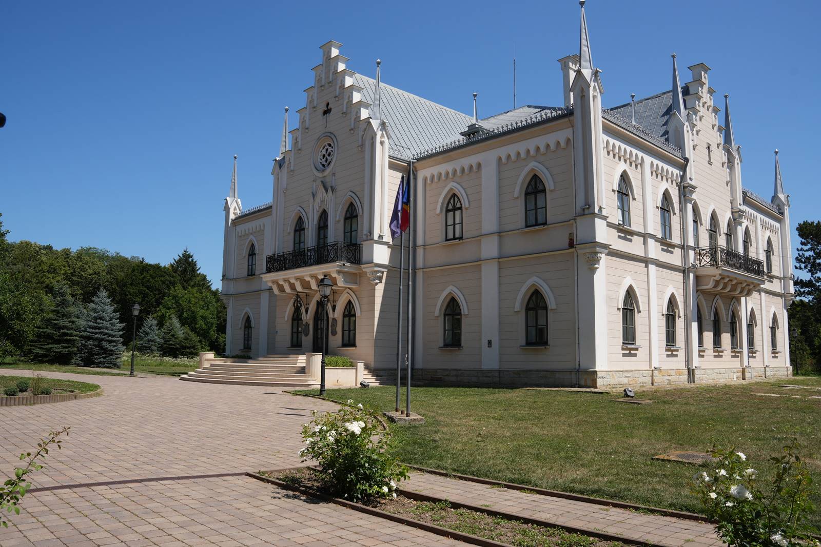 Palatul „Alexandru Ioan Cuza” de la Ruginoasa
