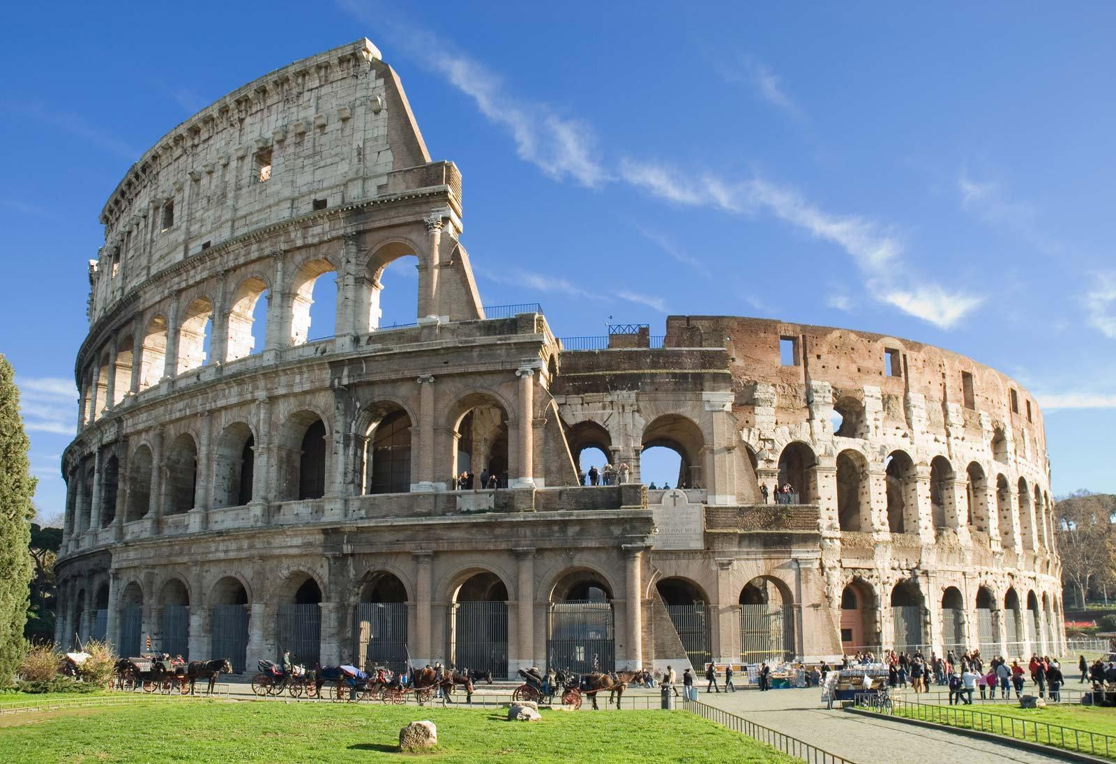 Colosseum | © britannica.com