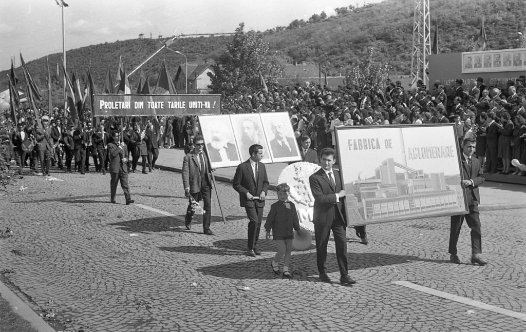 Propaganda: instituții și practici, învățământul de partid